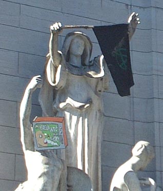 Anarchist Statues - 2002 World Economic Forum