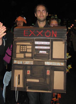 Halloween Parade 2005- 39