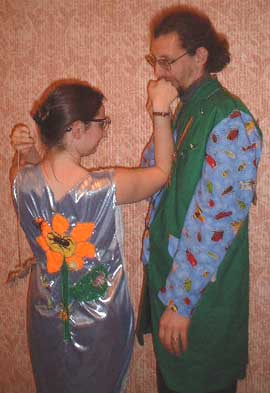 Entimologists' Courtship - Margaret Hammitt McDonald and Seth Goldstein display their own precious brand of love at New York's 2001 Lunacon Science Fiction Convention
