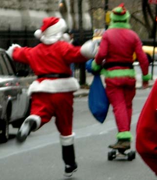 Dashing Santas - NYC SantaCon 2001