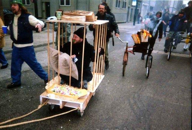 Caged Leprechaun, Chariot of Fire - 2nd Annual Lamprey South East Pilsen
St. Patrick's Day Parade
Chicago 3/17/02