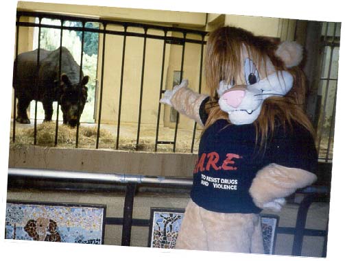DARE Lion Mascot - DAREN the Lion visits the National Zoo