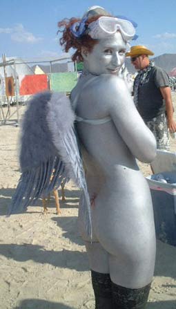 Silver Angel Beauty - Burning Man 2001.  To edit record e-mail Editor@CostumeNetwork.com.